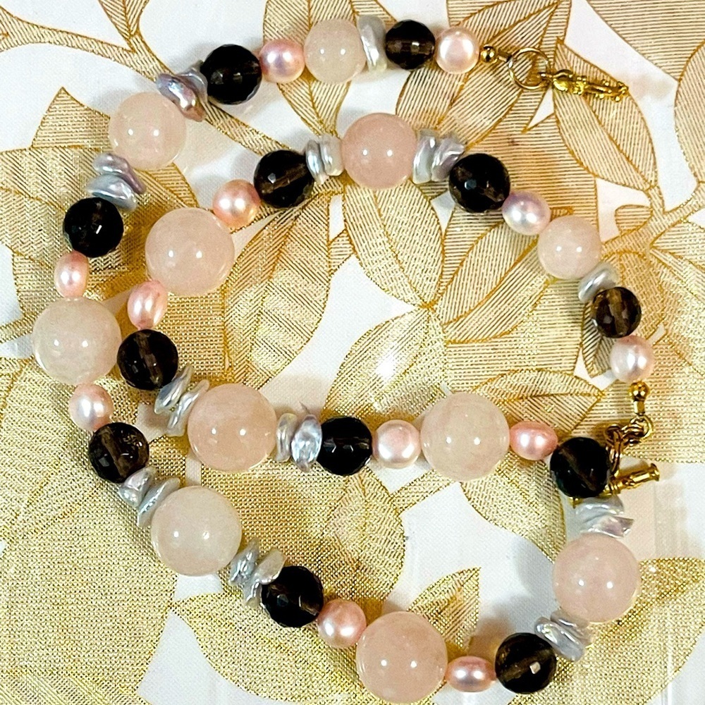 Lee Sand  Necklace Pink Smoky Quarts Gemstone Natural Pearl  18”